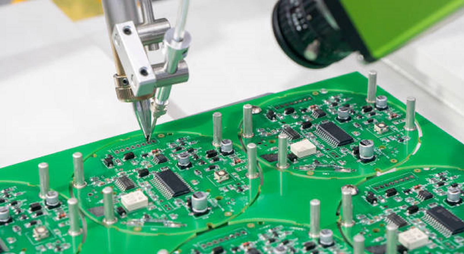 Overcoming Common PCB Manufacturing Challenges-PCBX