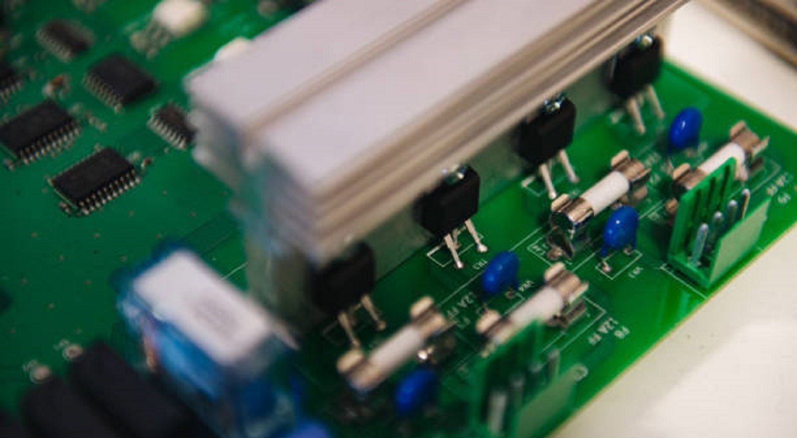 Understanding Transistor Inverter Circuits-PCBX
