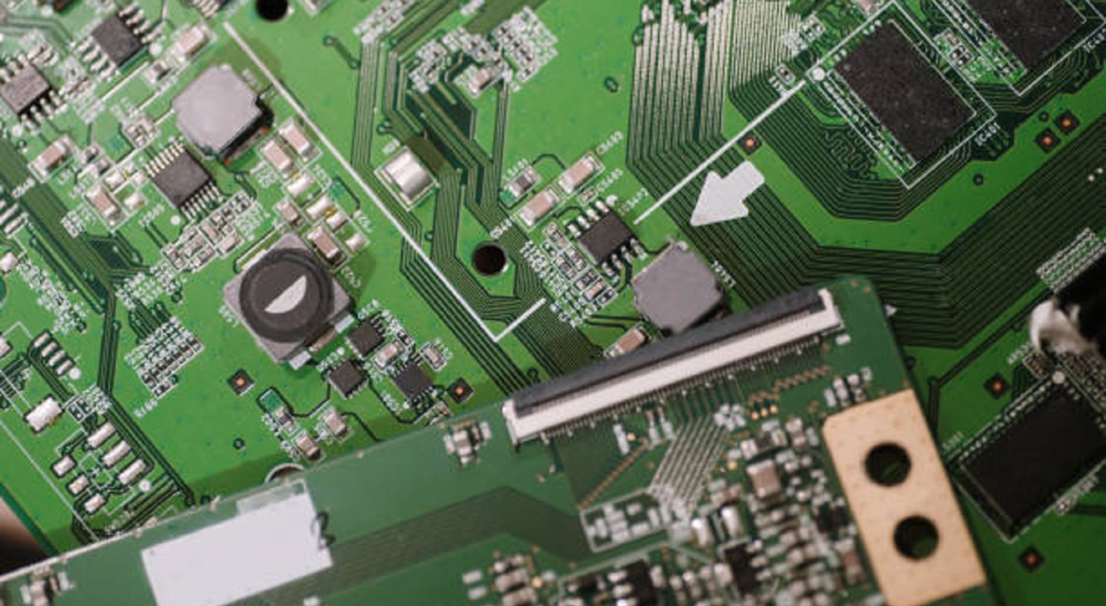 Clean Flux vs. No-Clean Flux in PCB Assembly-PCBX