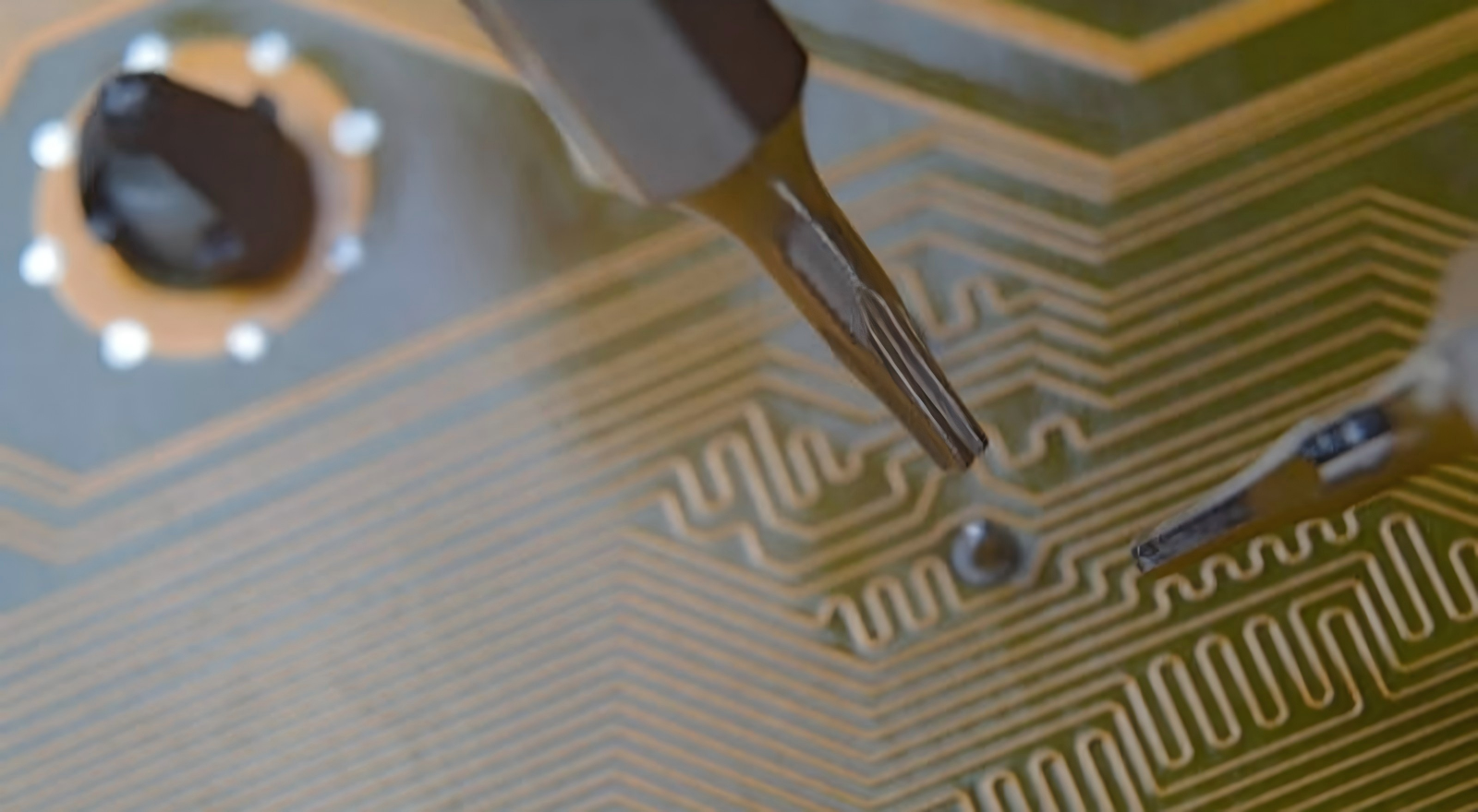 How to Choose the Right PCB Drill Bit-PCBX