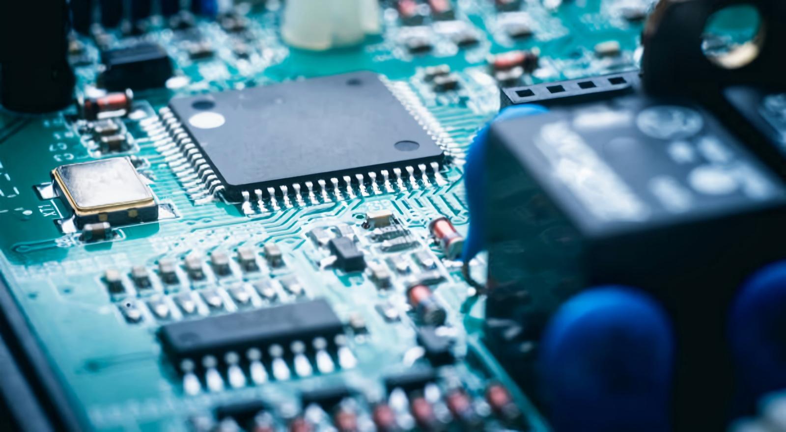 Compare FPGA and MCU-PCBX